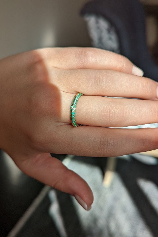 Campbell + Charlotte The Crew Knife Edge Stacking Ring - Emerald