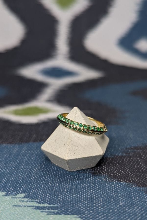 Campbell + Charlotte The Crew Knife Edge Stacking Ring - Emerald