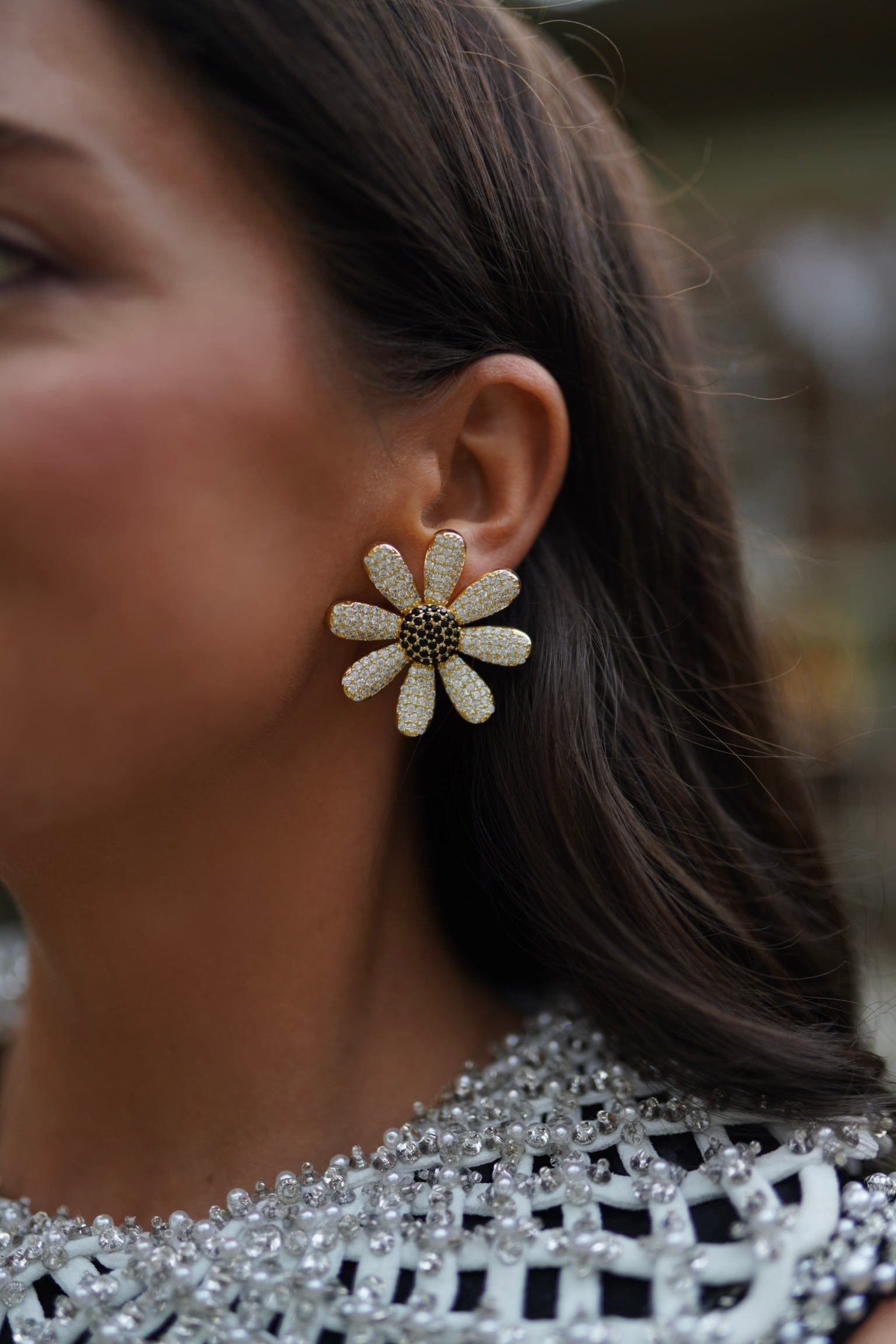 Nicola Bathie Jewelry Earrings Noir & Blanc Mismatch Daisy Stud