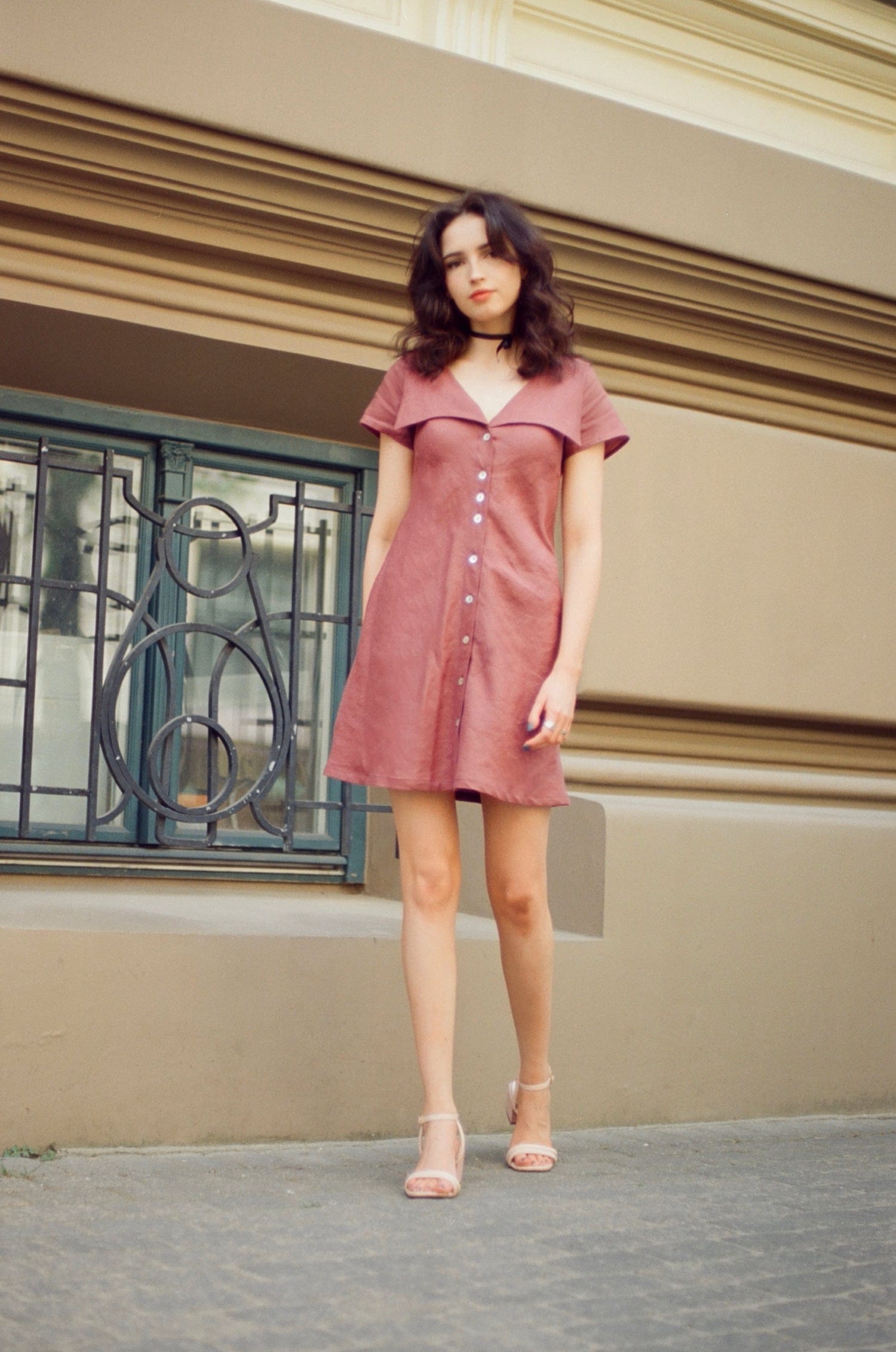 Onirik Dresses Gabi Short Dress / 100% Linen in Plum with Shell Buttons