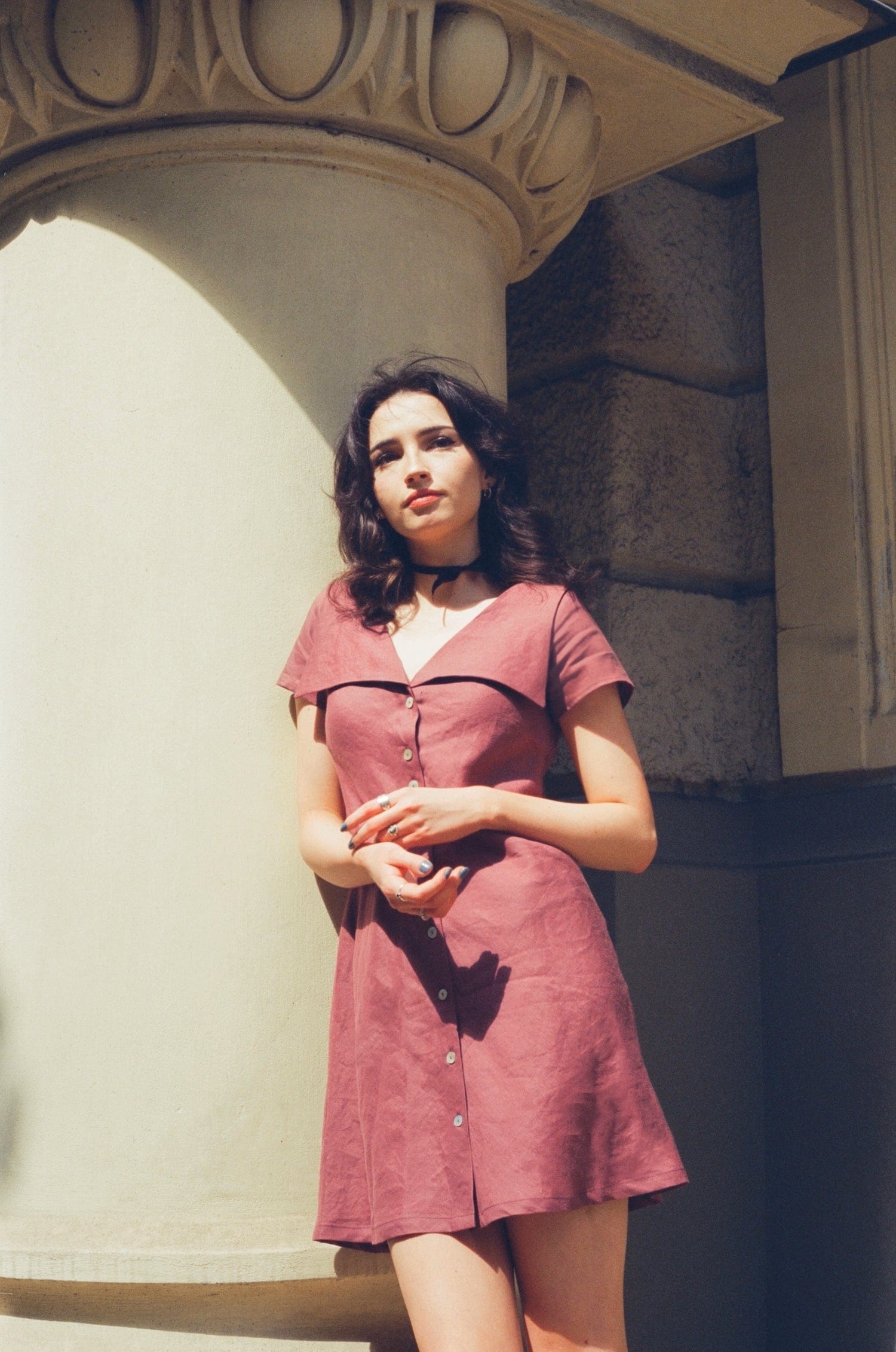 Onirik Dresses Gabi Short Dress / 100% Linen in Plum with Shell Buttons