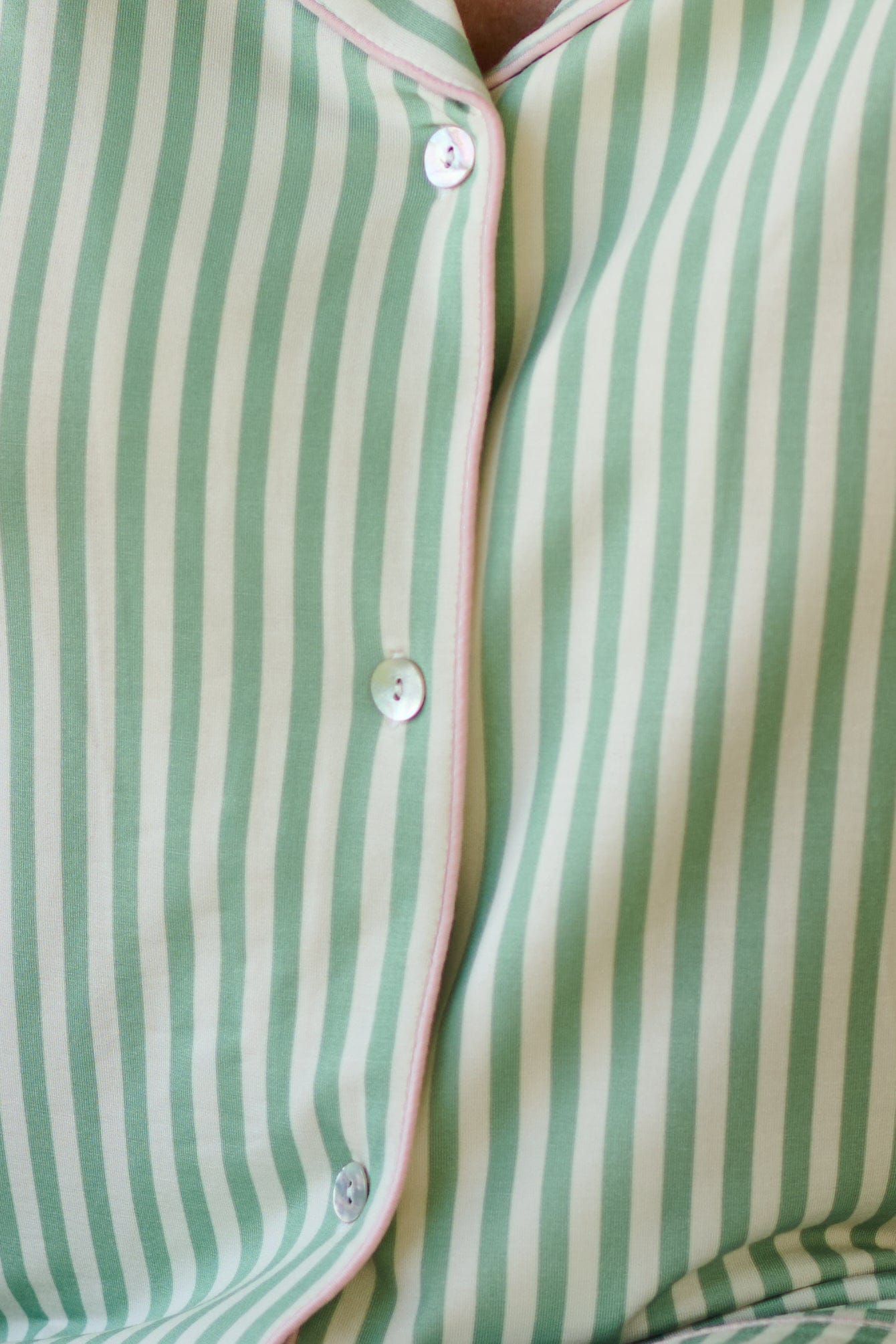 kahorapalmbeachpjs ELSIE SHORTIE PAJAMAS | GREEN & WHITE STRIPES
