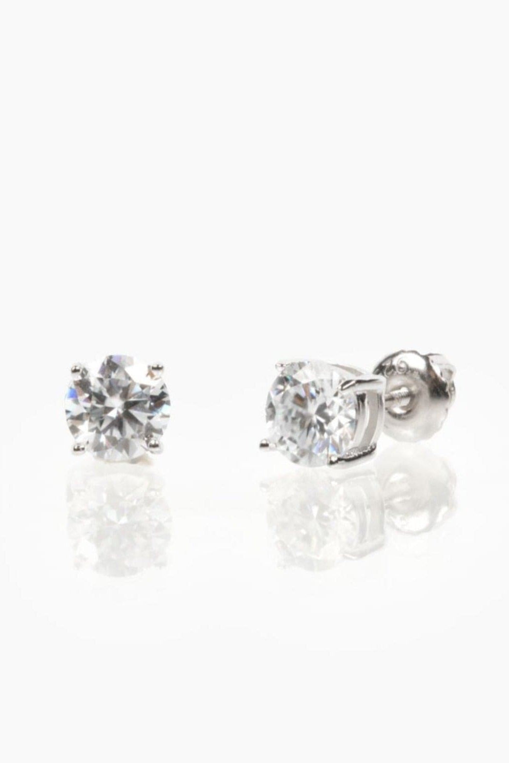 Sola Round Cut Brilliant Stud