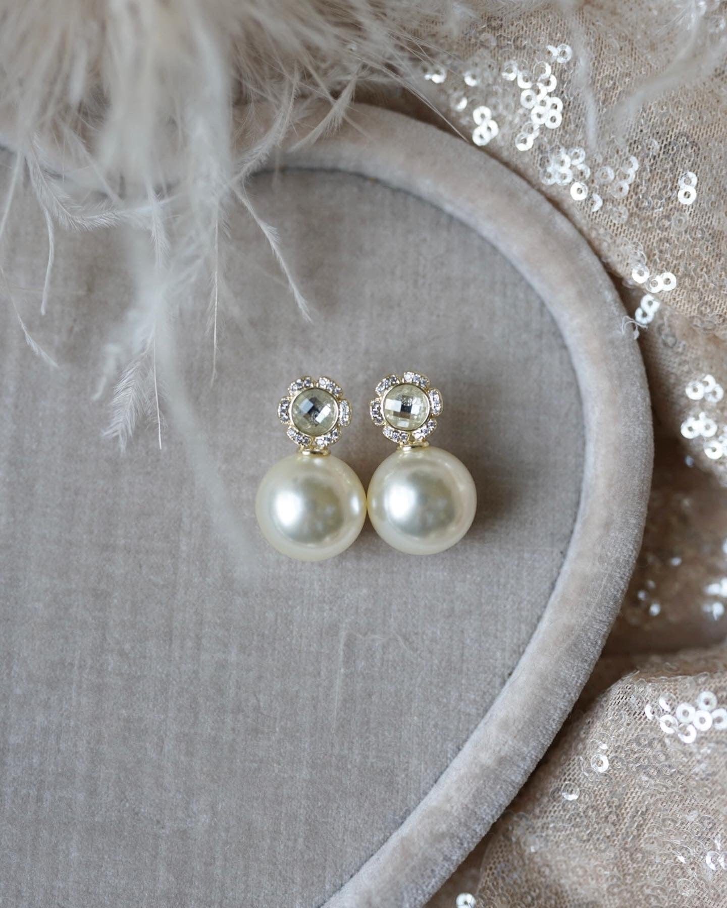 Nicola Bathie Jewelry earrings Golden Flower + Pearl Drop