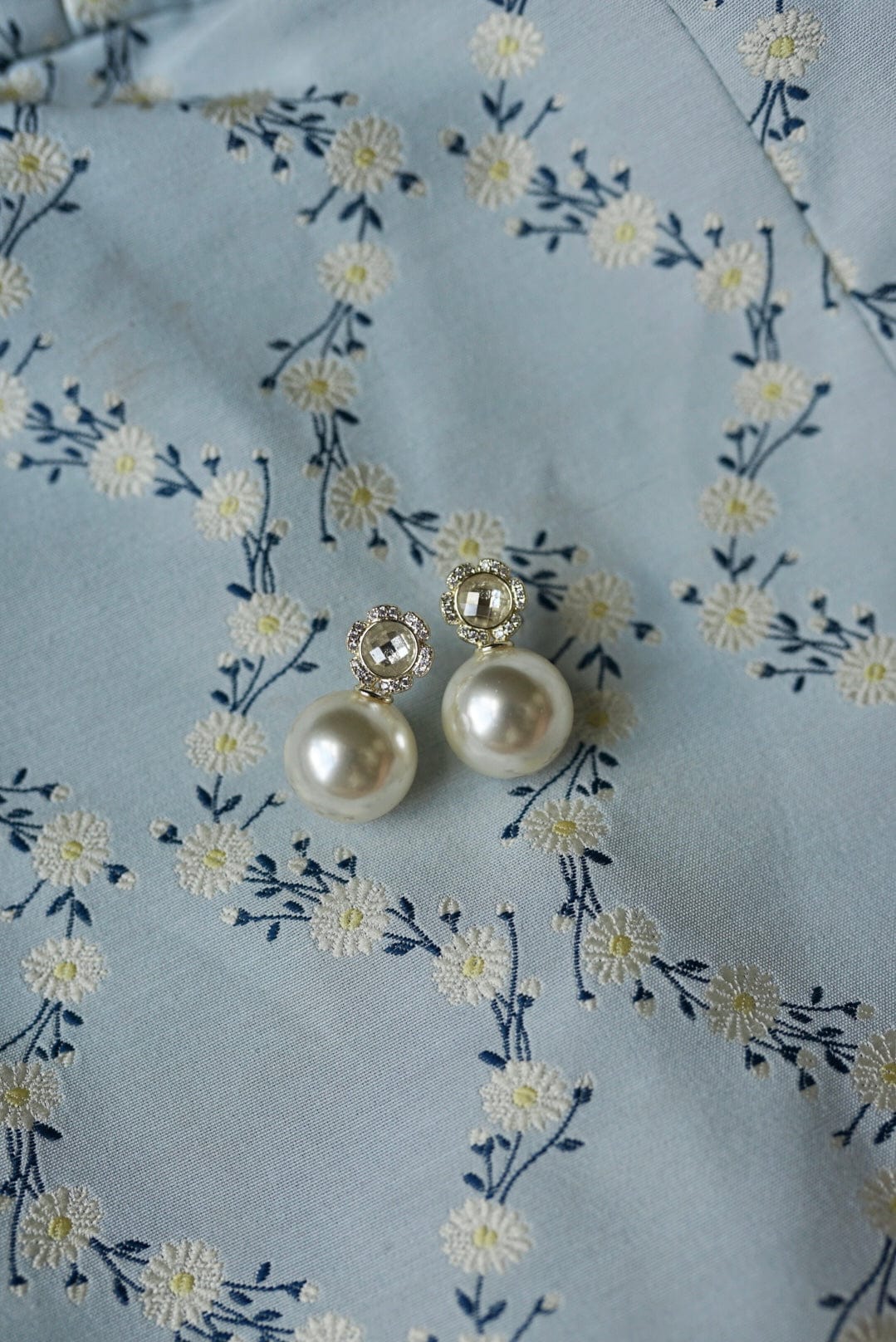 Nicola Bathie Jewelry earrings Golden Flower + Pearl Drop