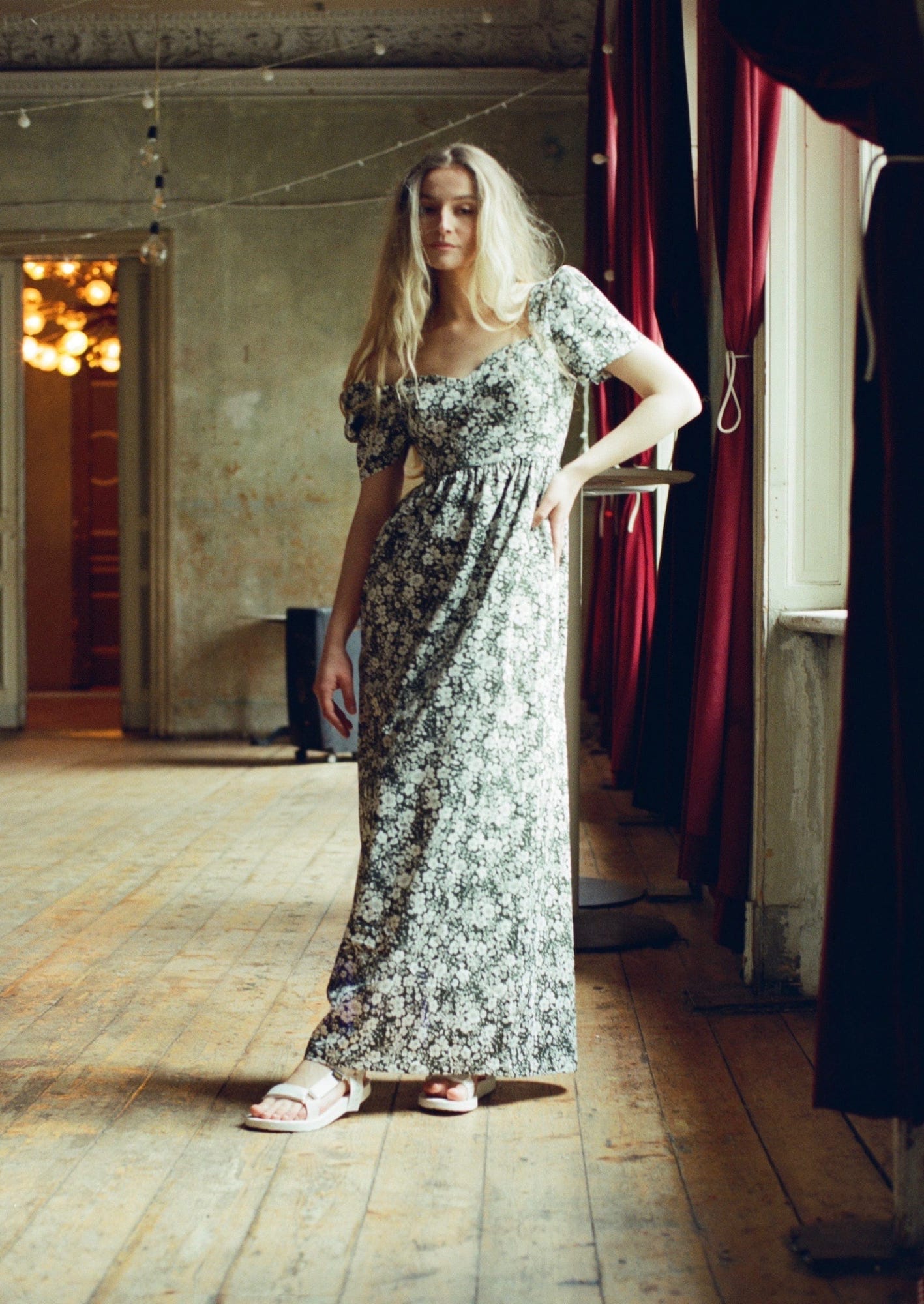 Onirik Dress Poppy Maxi Dress / Forest Green + Vintage White Floral Cotton