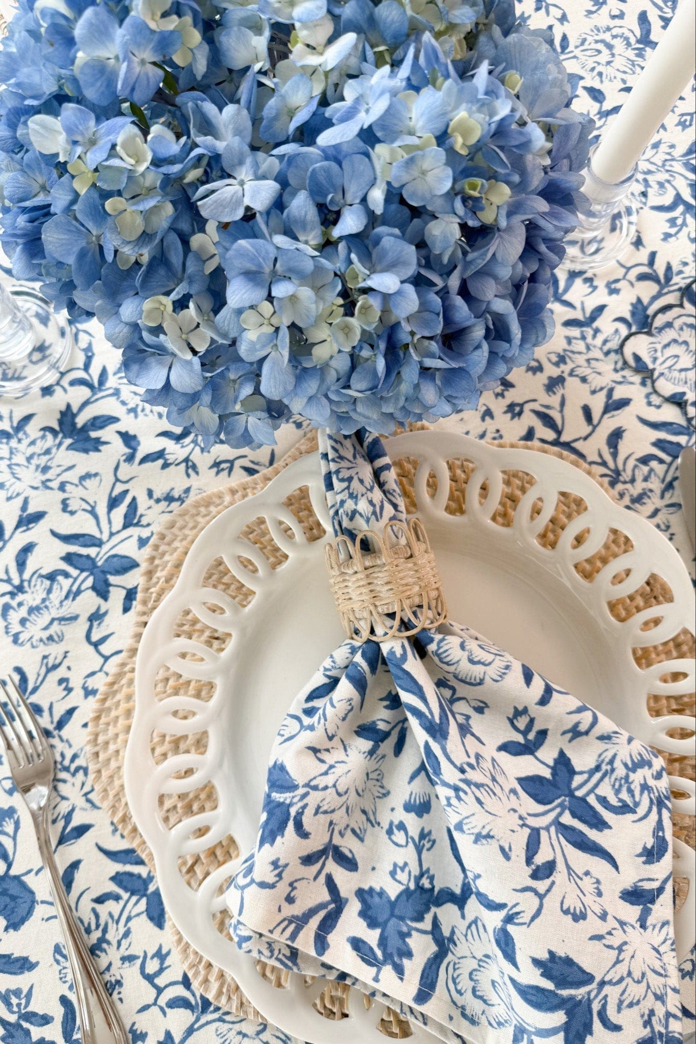 SARA KHATIB DESIGN Placemat WILTON SCALLOP PLACEMAT