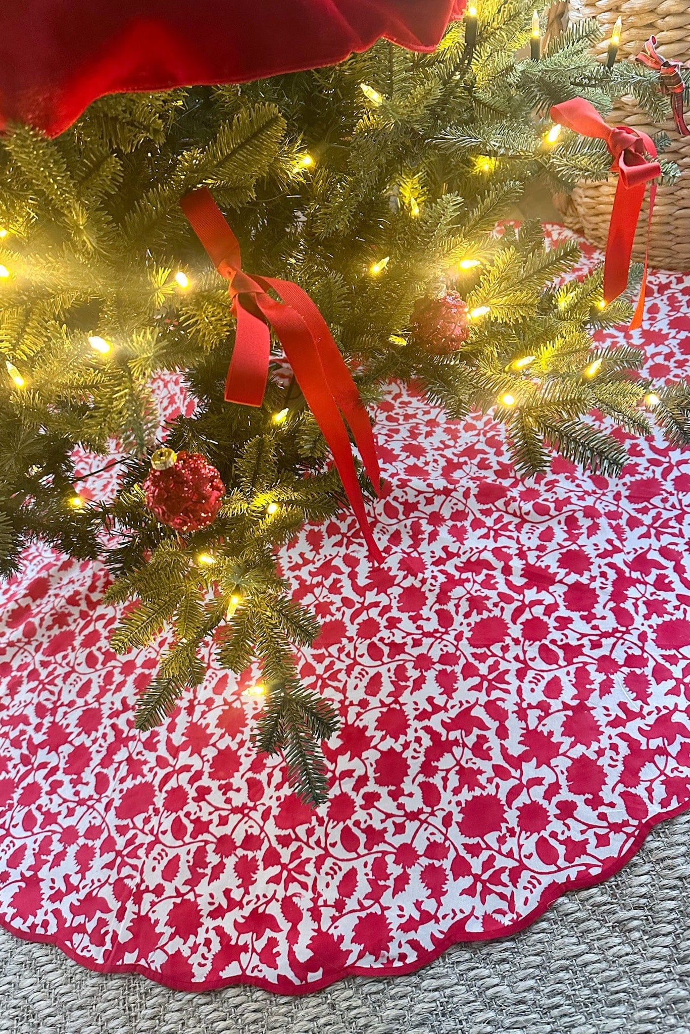 SARA KHATIB DESIGN Tree Skirt BRIGHT CRANBERRY BLOSSOM TREE SKIRT