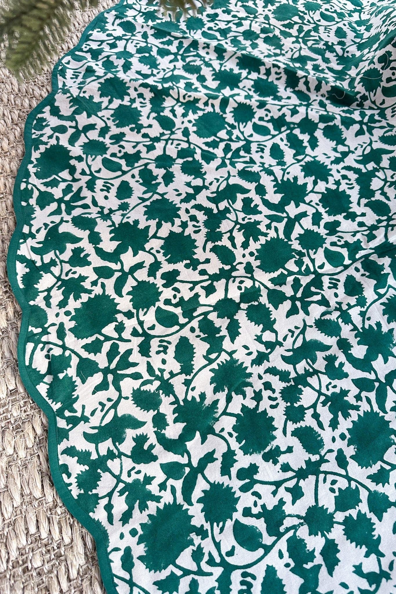 SARA KHATIB DESIGN Tree Skirt FESTIVE FOREST BLOSSOM TREE SKIRT