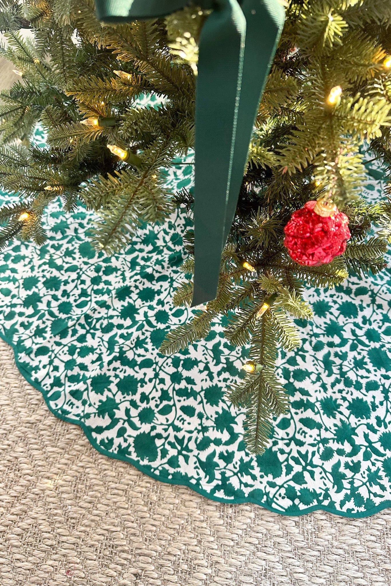 SARA KHATIB DESIGN Tree Skirt FESTIVE FOREST BLOSSOM TREE SKIRT