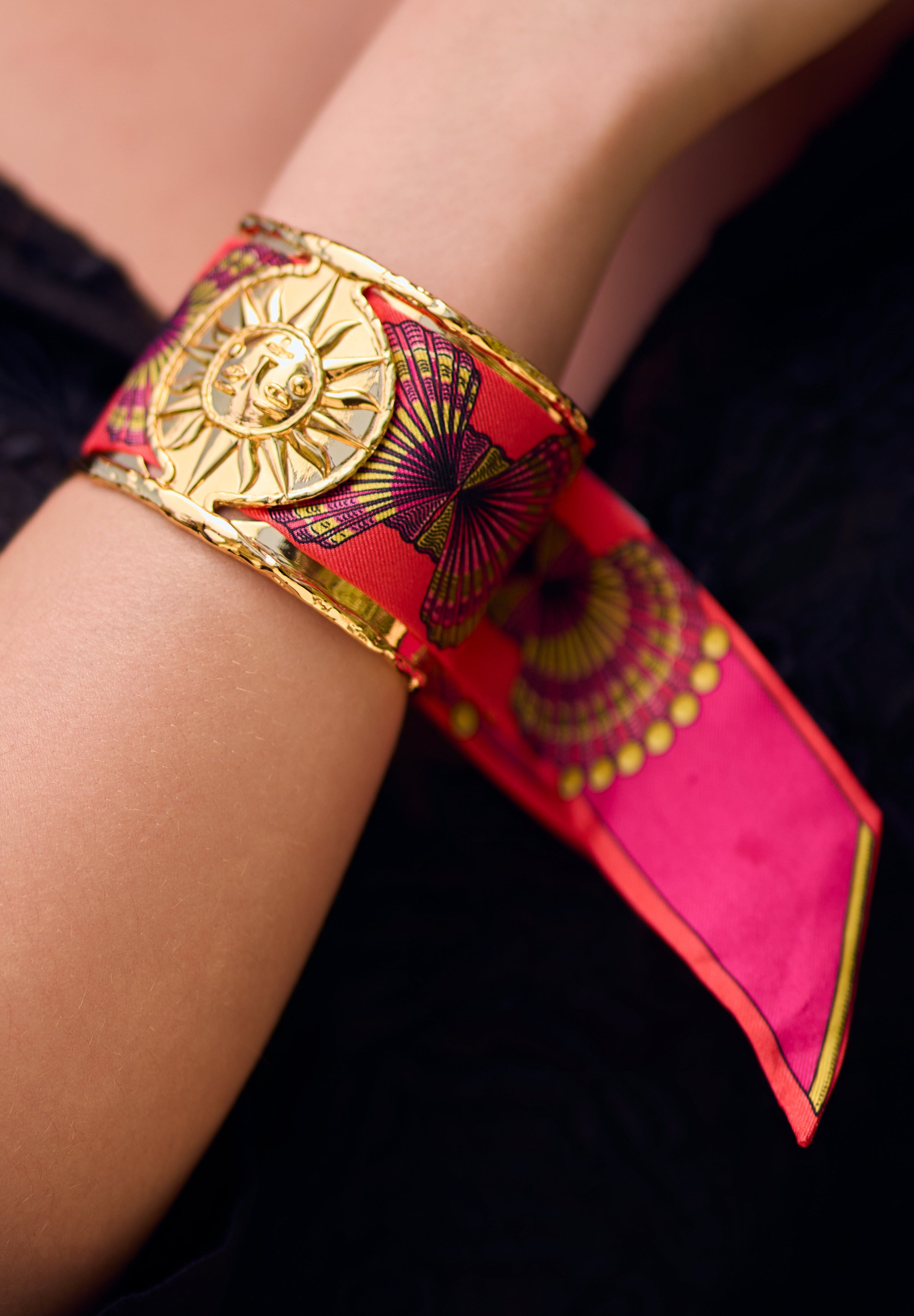 Siena&June Accessories Bracelet with Lady Windermere's Fan Ribbon