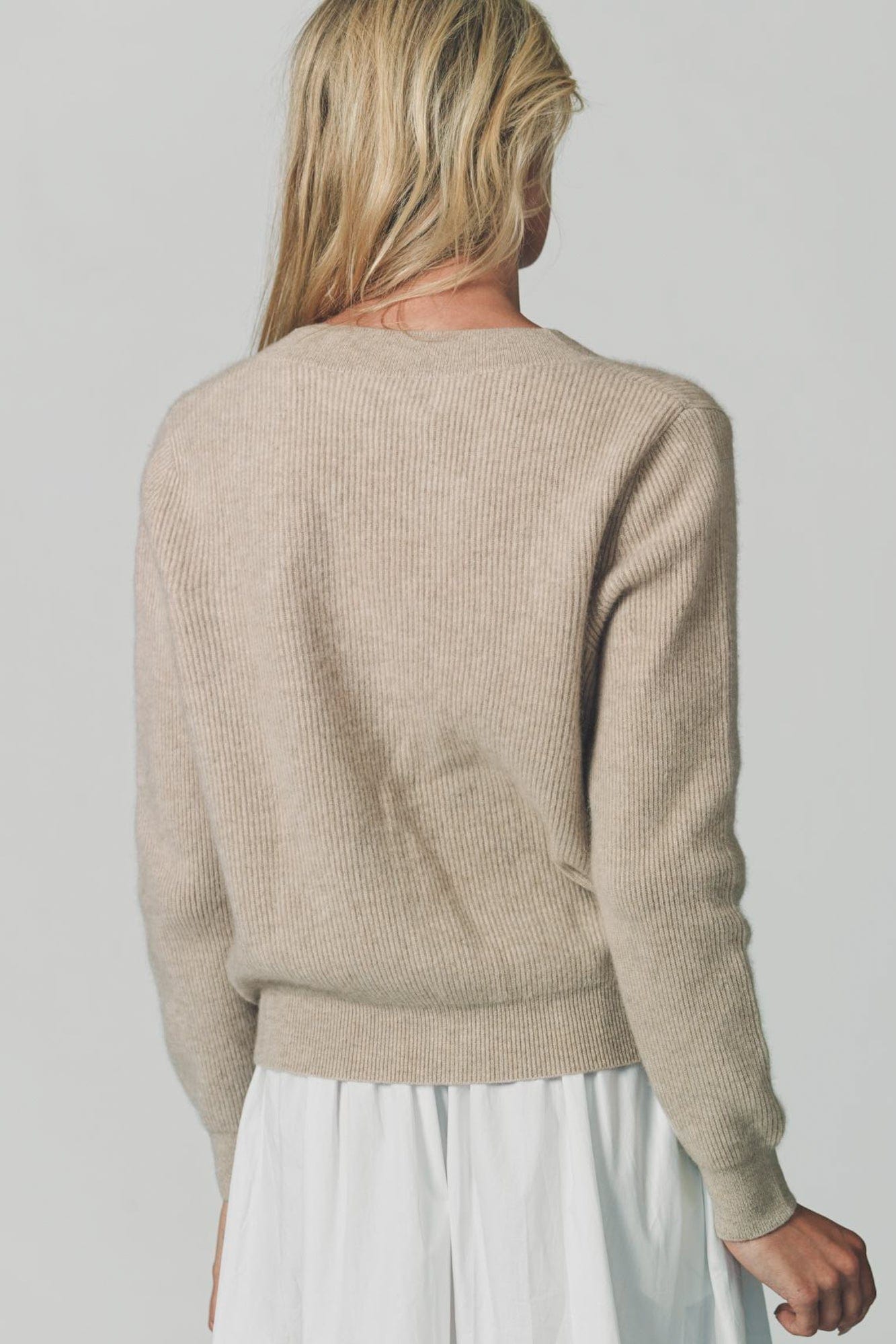 The Shirt Color Core Sweaters The Cashmere V-Neck Sweater