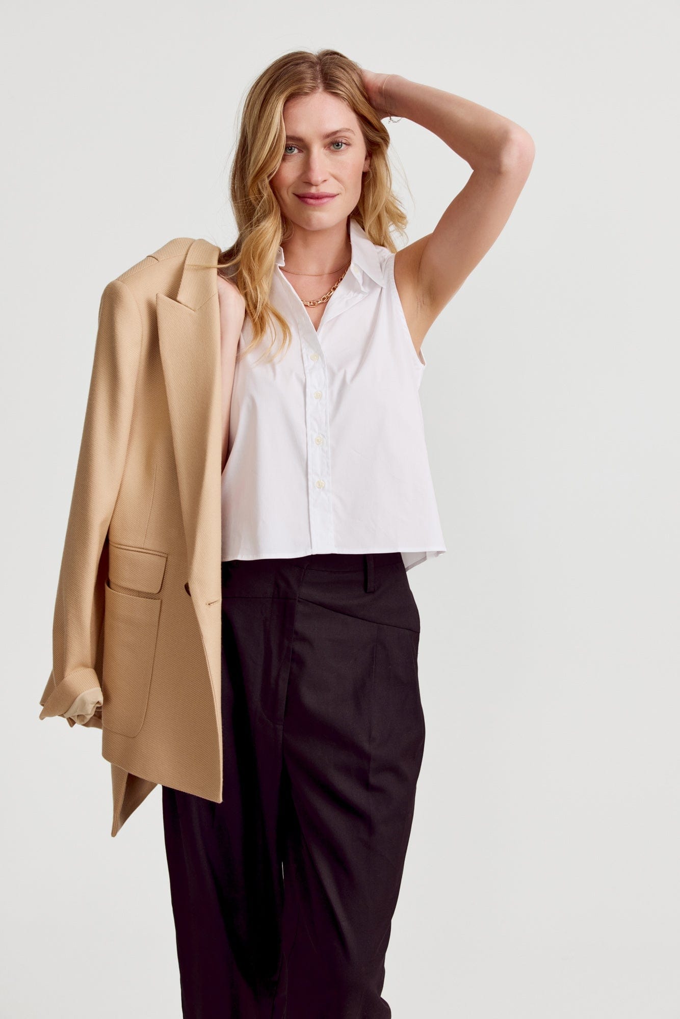 The Shirt Tops The Boxy Cropped Sleeveless Shirt