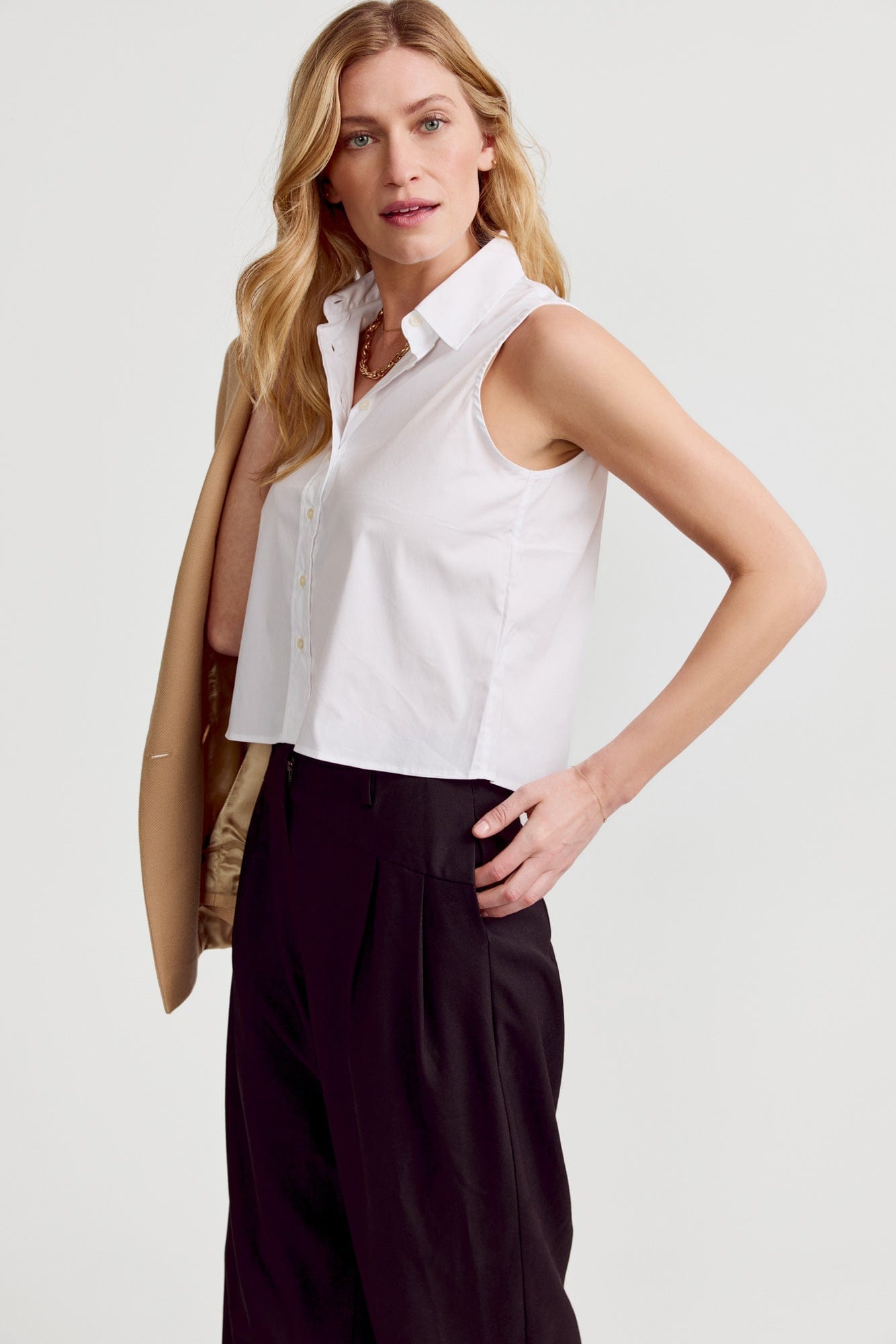 The Shirt Tops The Boxy Cropped Sleeveless Shirt